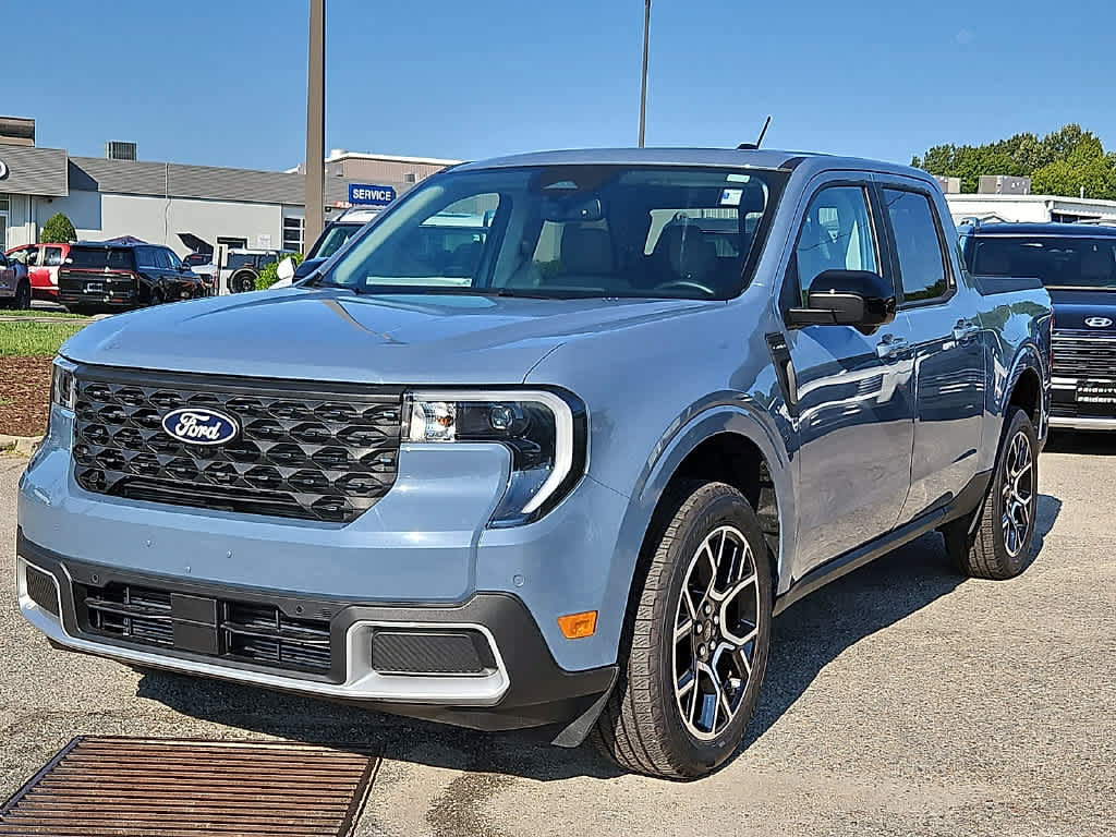 Used 2025 Ford Maverick Lariat w/ 4K Tow Package AWD/4WD image 1