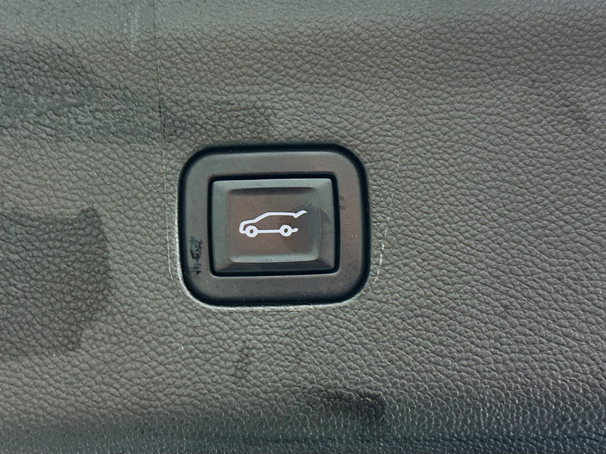 Used 2023 Buick Enclave Essence w/ LPO, Cargo Package image 30