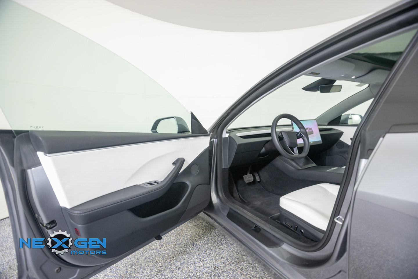 Used 2025 Tesla Model 3 Long Range AWD/4WD image 10