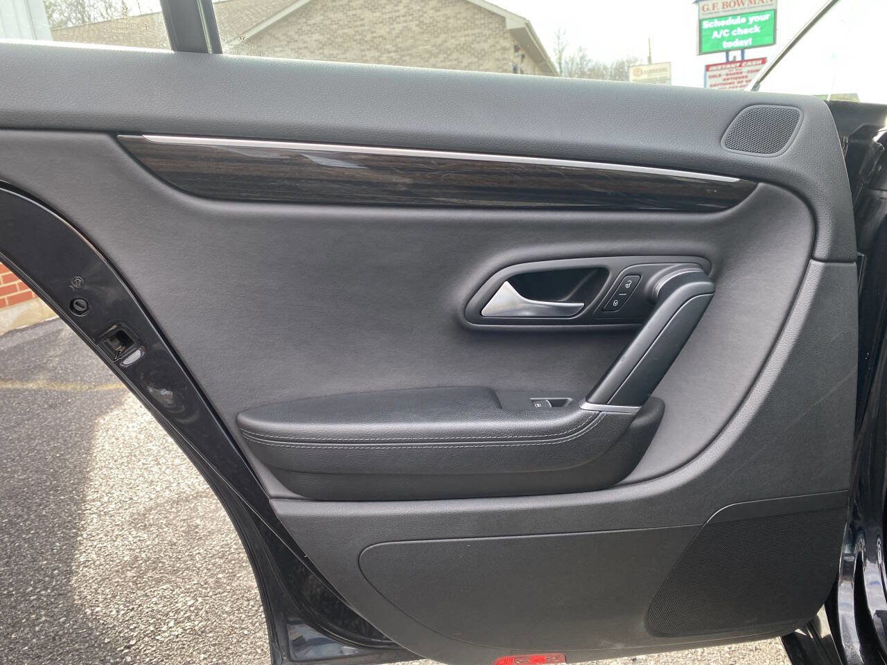 Used 2015 Volkswagen CC Executive image 11