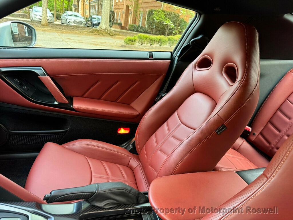 Used 2024 Nissan GT-R Premium w/ Premium Interior Package image 20