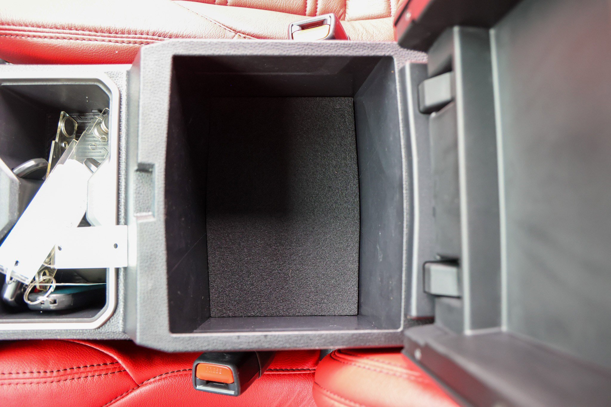 Certified 2025 Toyota Tacoma SR5 image 32