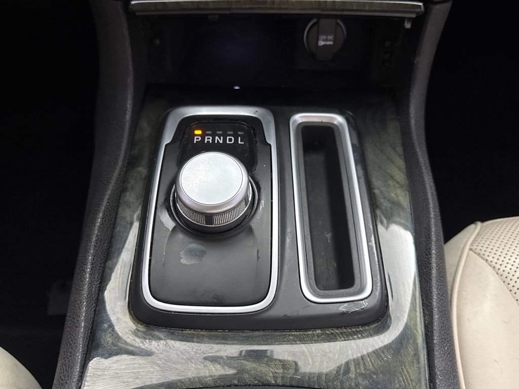 Used 2016 Chrysler 300 C image 17