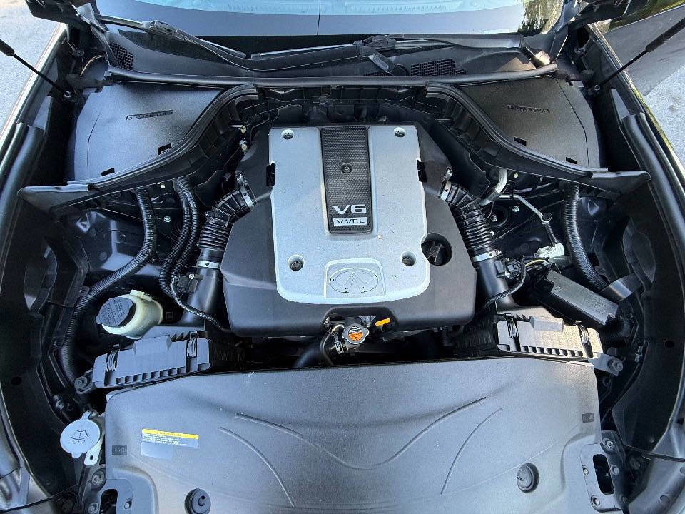 Used 2017 INFINITI Q70 3.7 RWD image 20