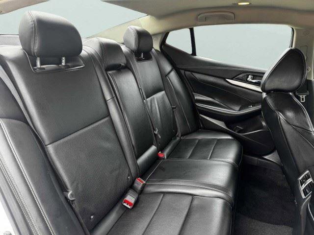 Used 2022 Nissan Maxima SV w/ Floor Mat Group FWD image 40