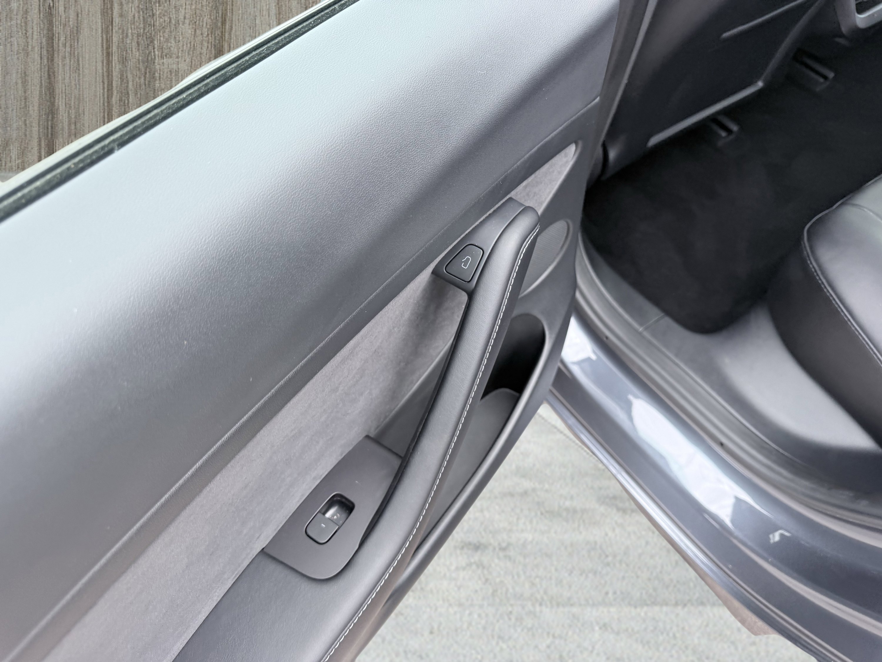 Used 2023 Tesla Model 3 Standard Range image 30