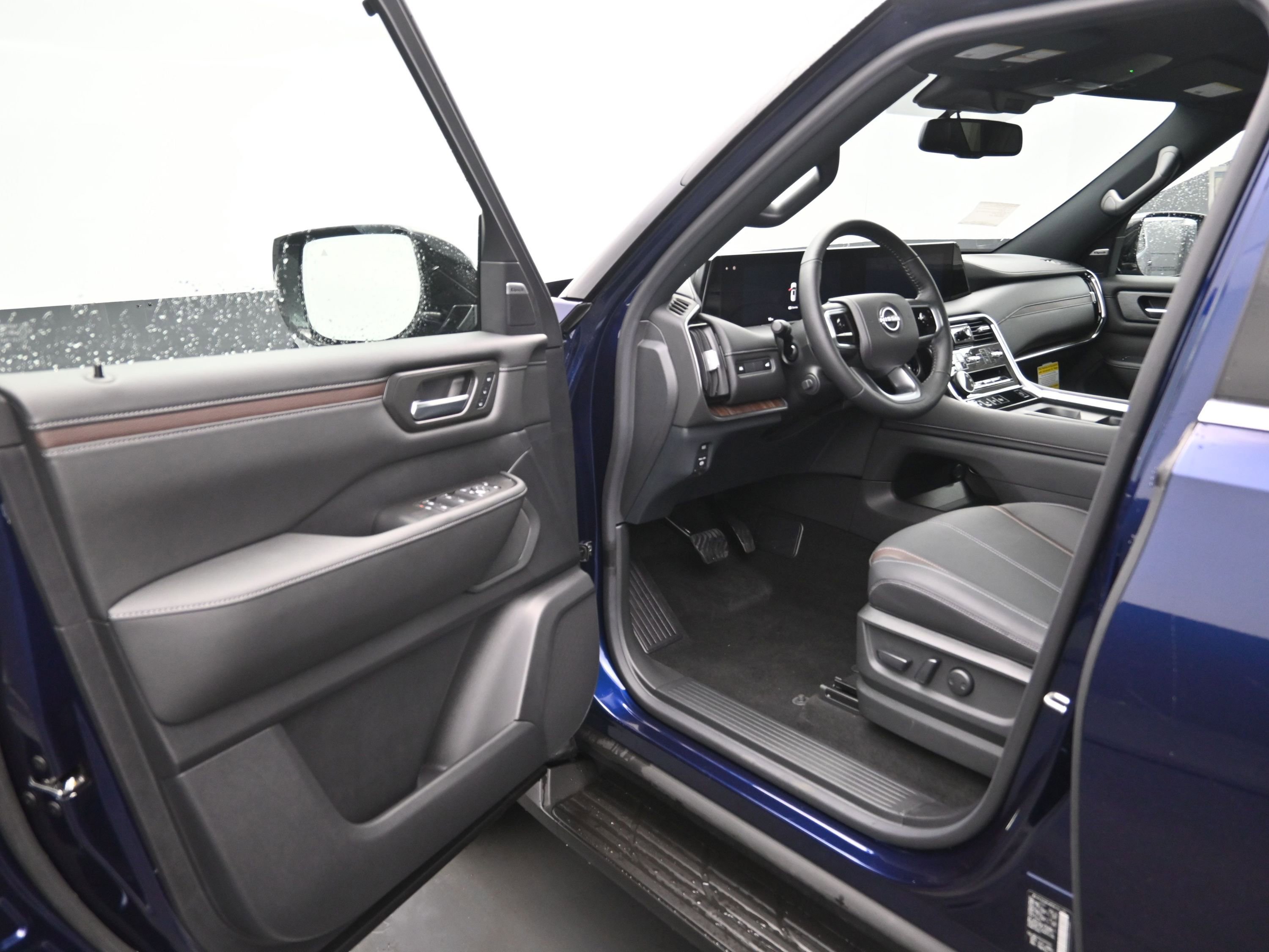 New 2025 Nissan Armada SL image 15