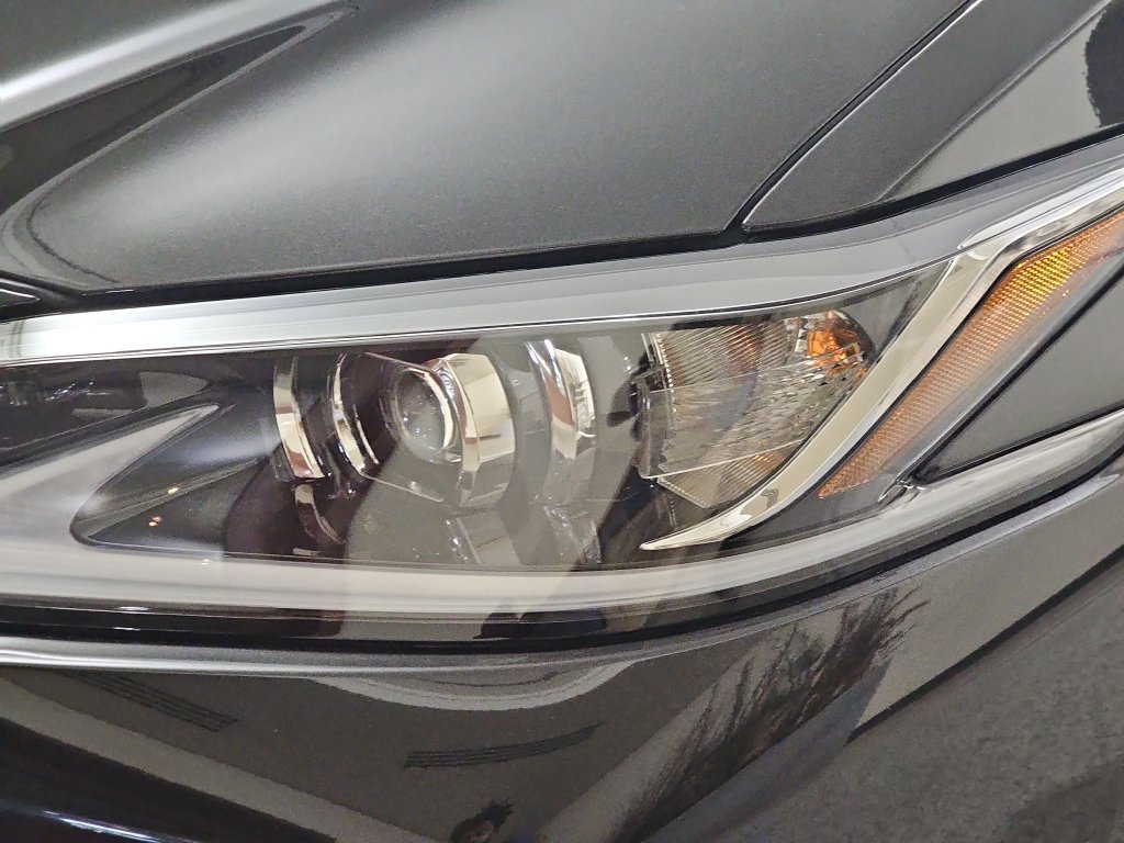Certified 2025 Lexus ES 350 w/ Premium Package FWD image 29