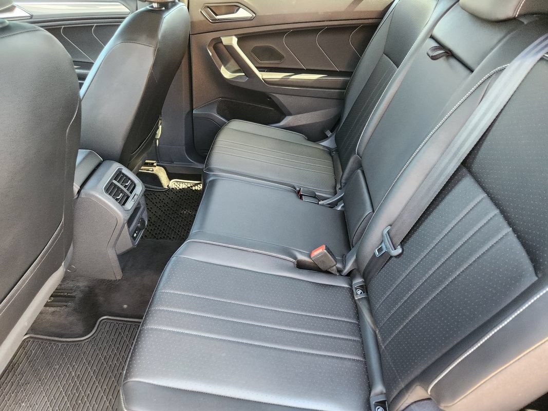 Used 2023 Volkswagen Tiguan SE R-Line FWD image 30