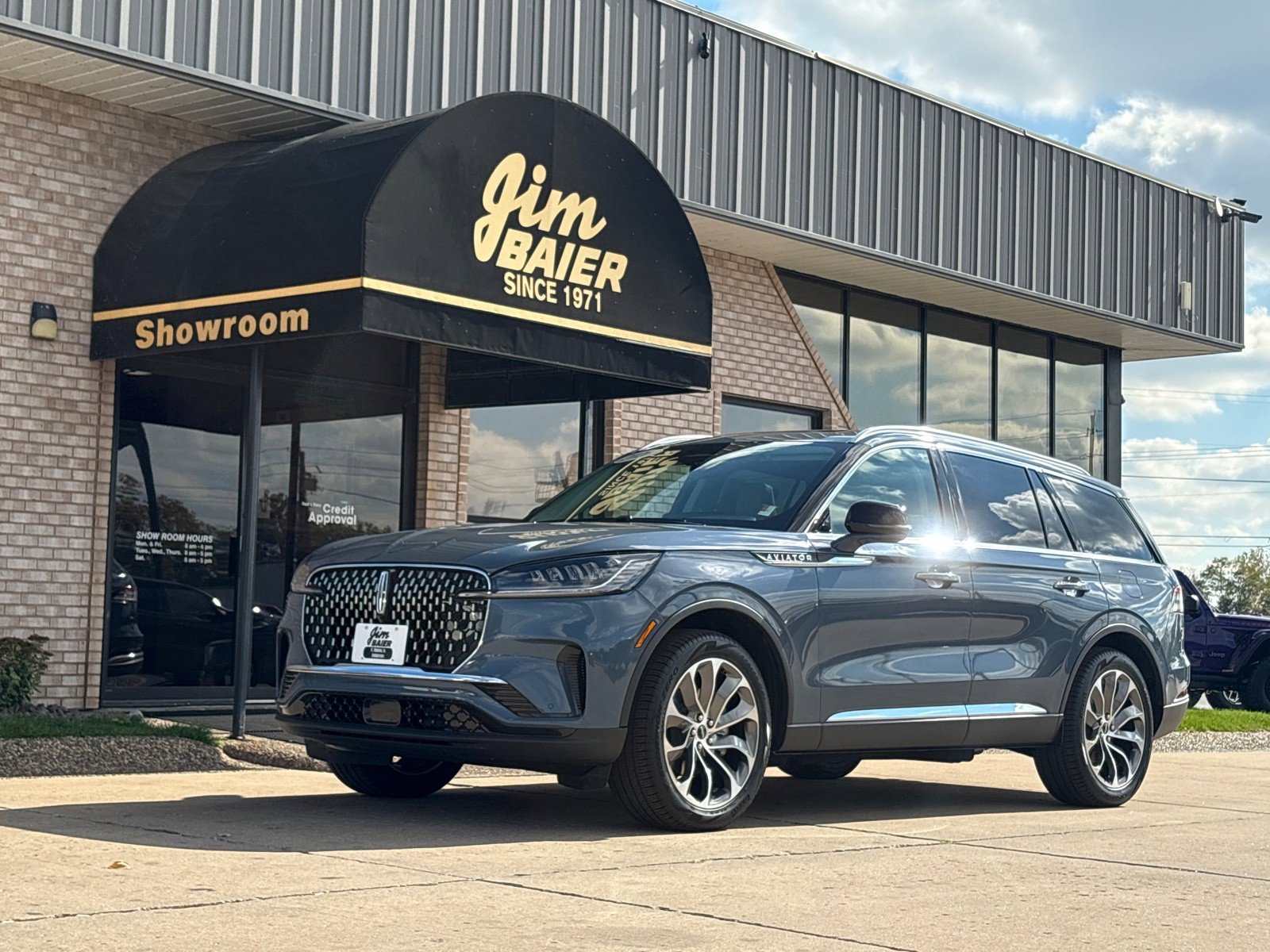 New 2026 Lincoln Aviator AWD image 1