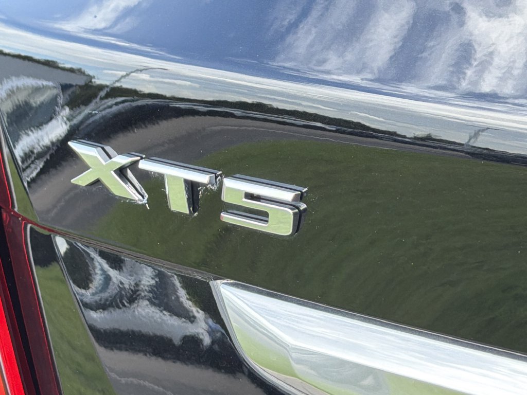 Certified 2025 Cadillac XT5 Premium Luxury FWD image 12