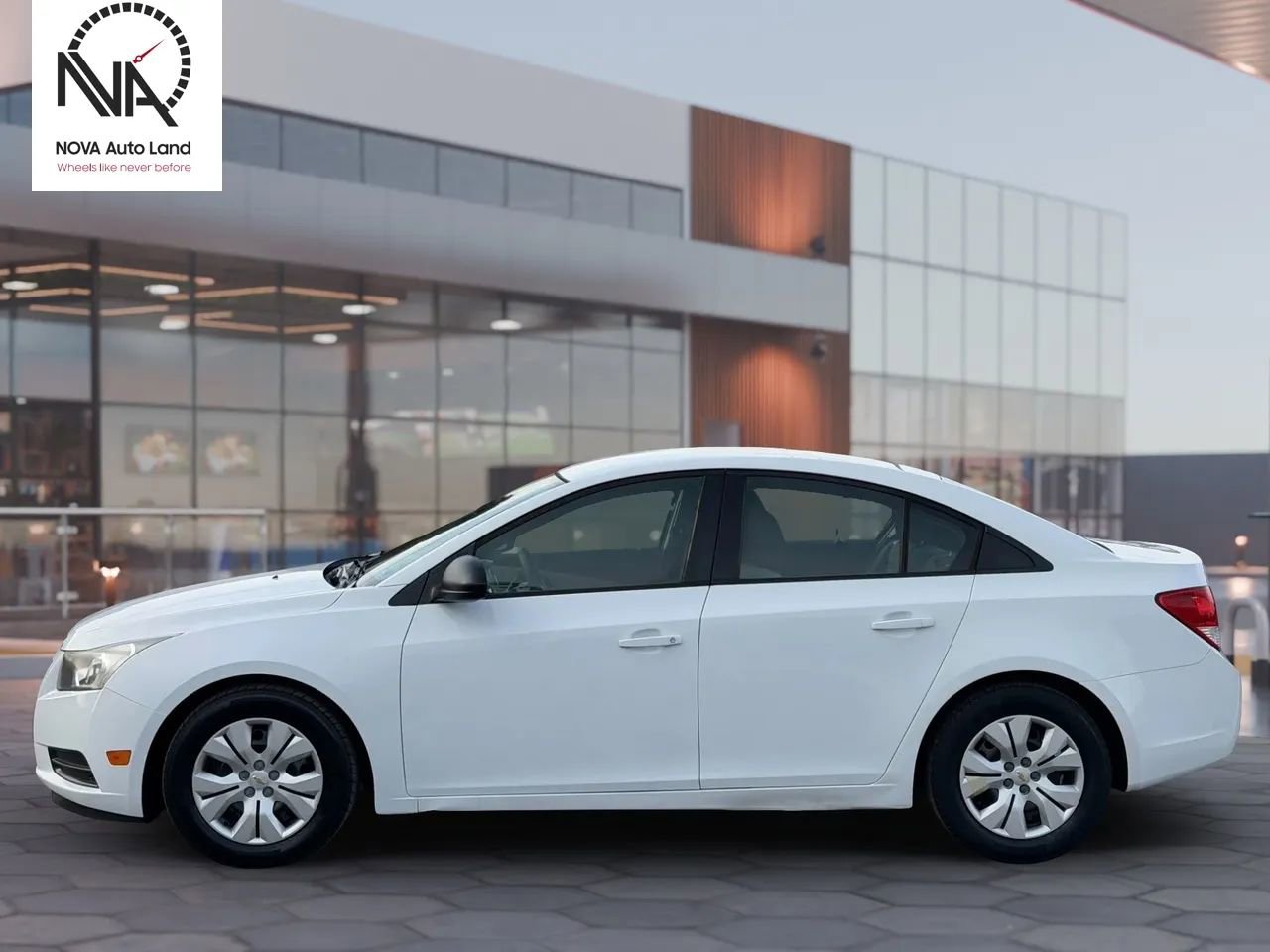 Used 2013 Chevrolet Cruze LS image 5