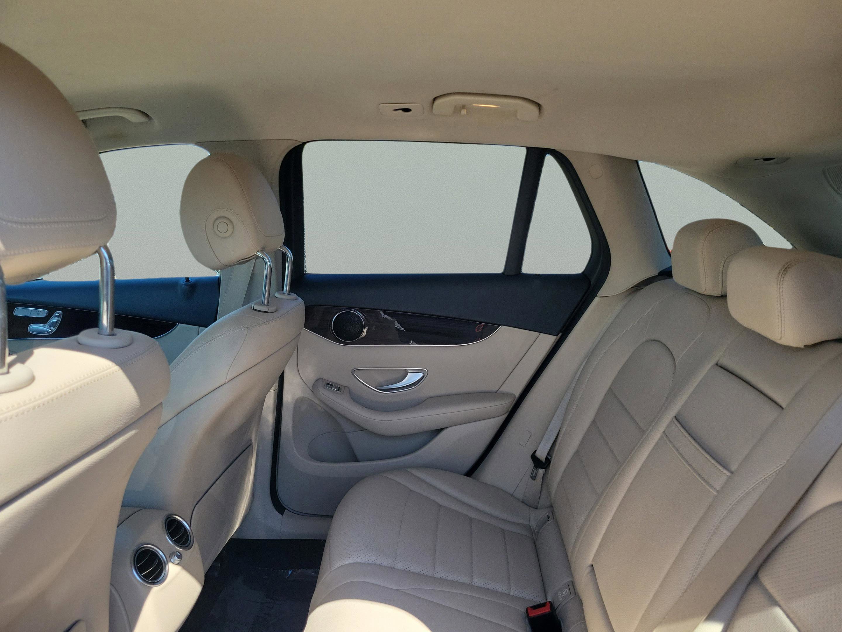 Used 2022 Mercedes-Benz GLC 300 image 6