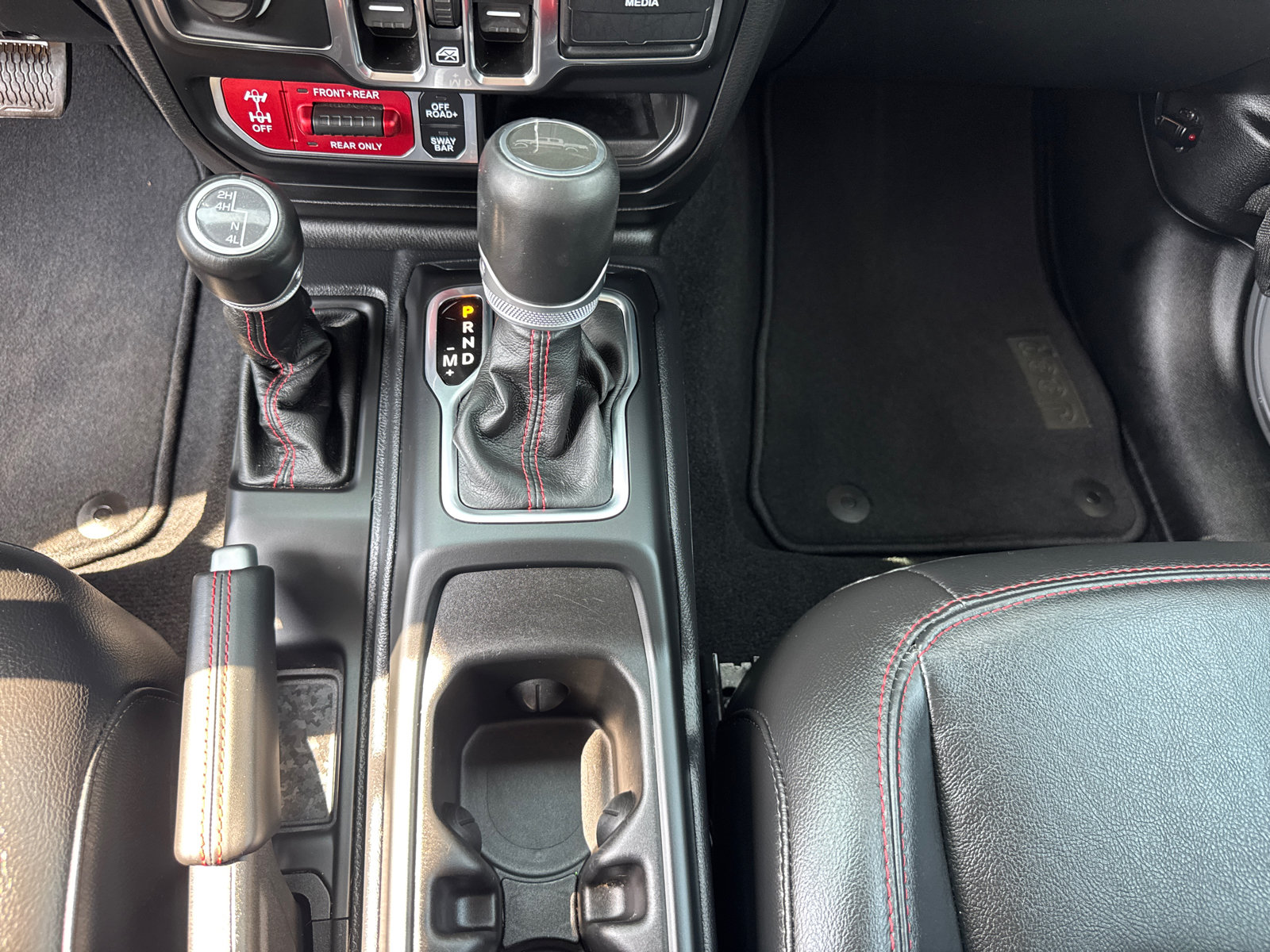 Used 2023 Jeep Gladiator Rubicon w/ LED Lighting Group AWD/4WD image 14