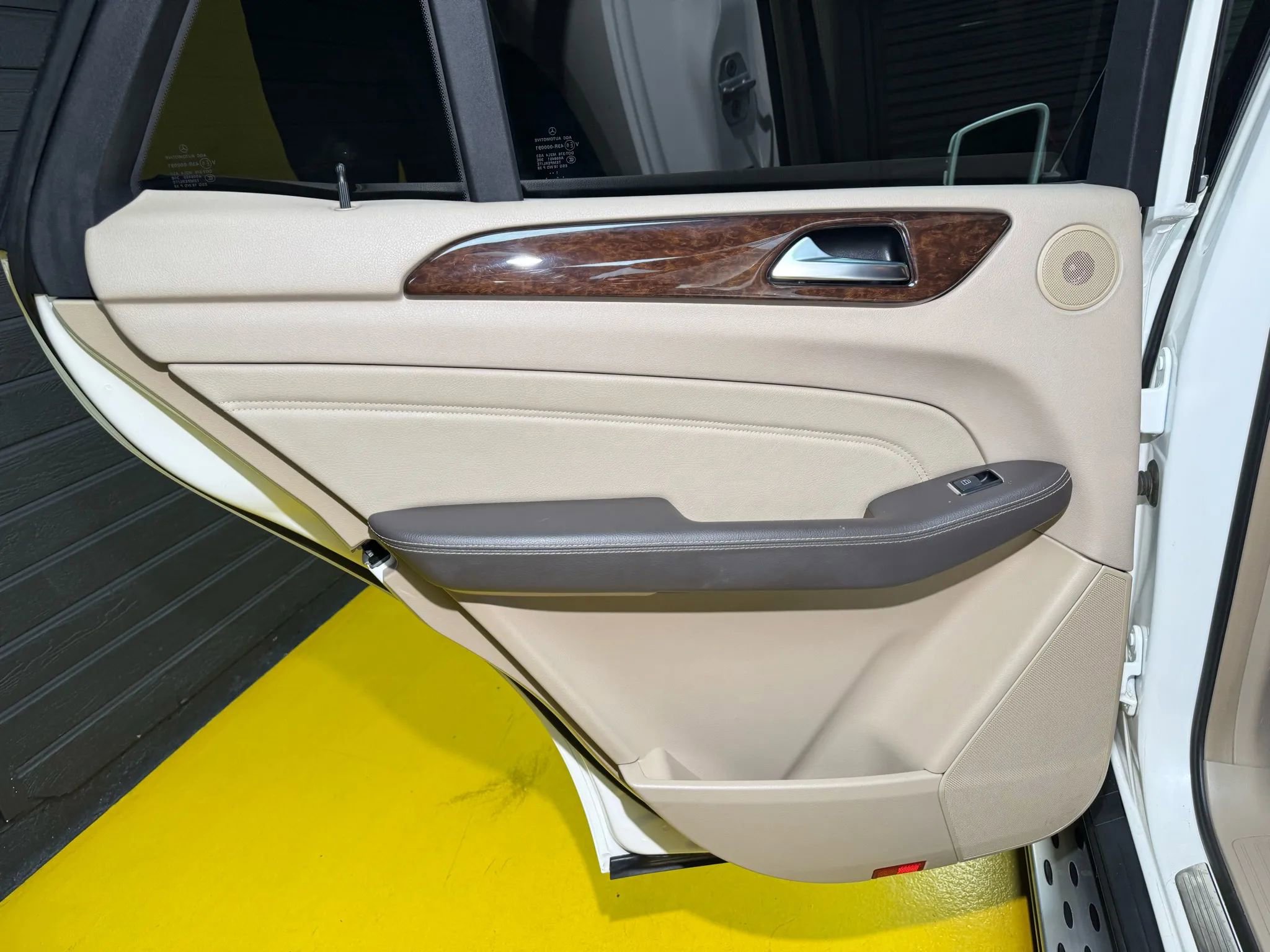 Used 2012 Mercedes-Benz ML 350 BlueTEC 4MATIC image 23