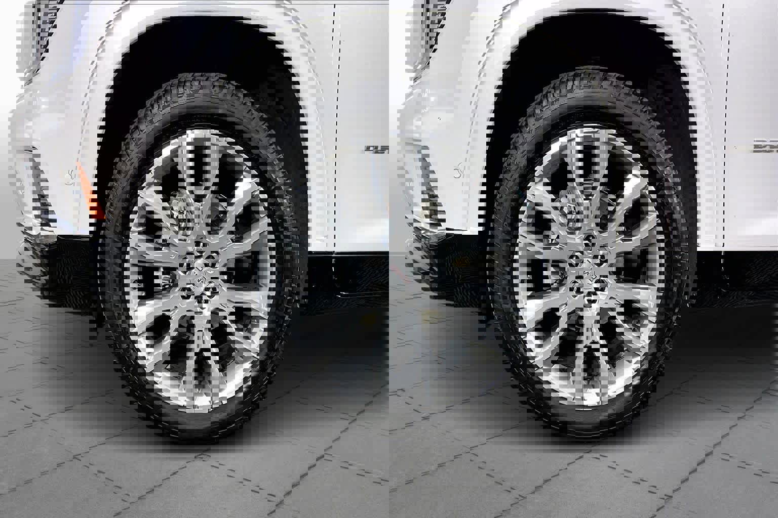 Certified 2025 GMC Acadia Denali w/ Super Cruise Package image 10