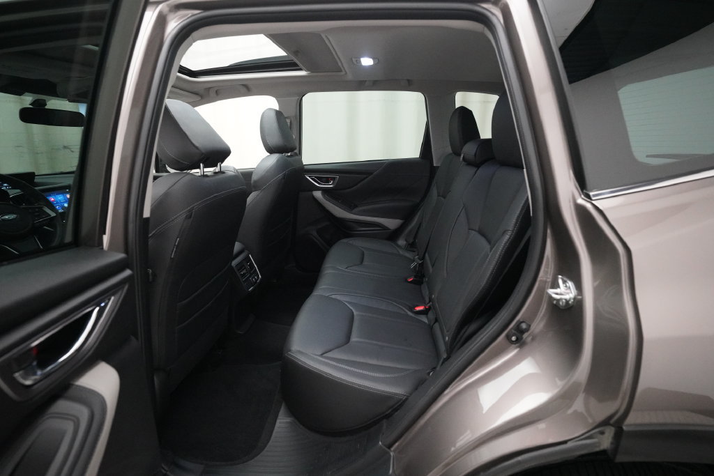 Used 2023 Subaru Forester Limited AWD/4WD image 16