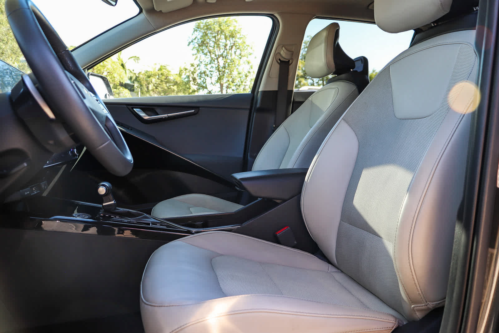 Used 2023 Kia Niro EX Touring FWD image 18