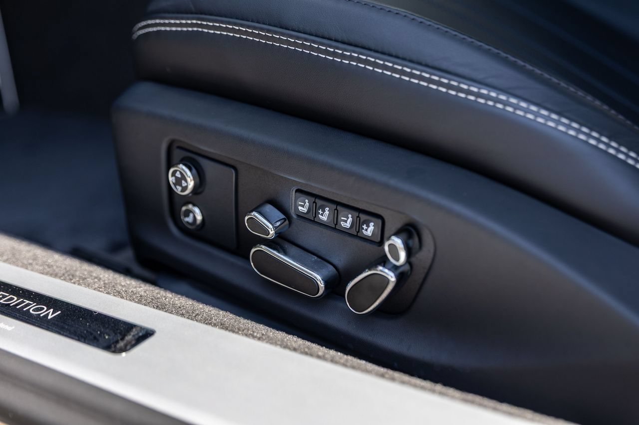 Certified 2025 Bentley Continental GTC AWD/4WD image 26