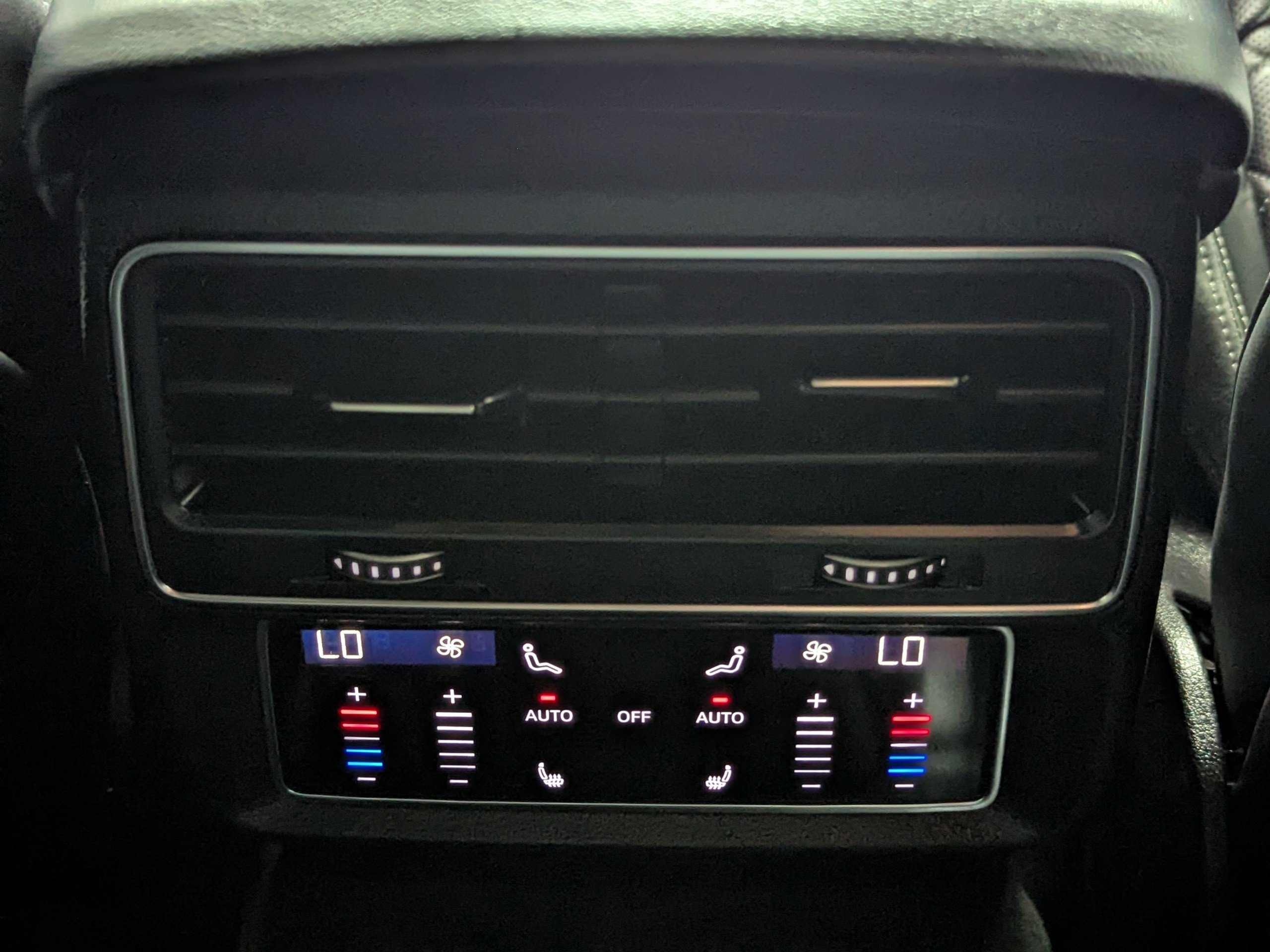 Certified 2023 Audi SQ7 Premium Plus w/ Executive Package AWD/4WD image 22