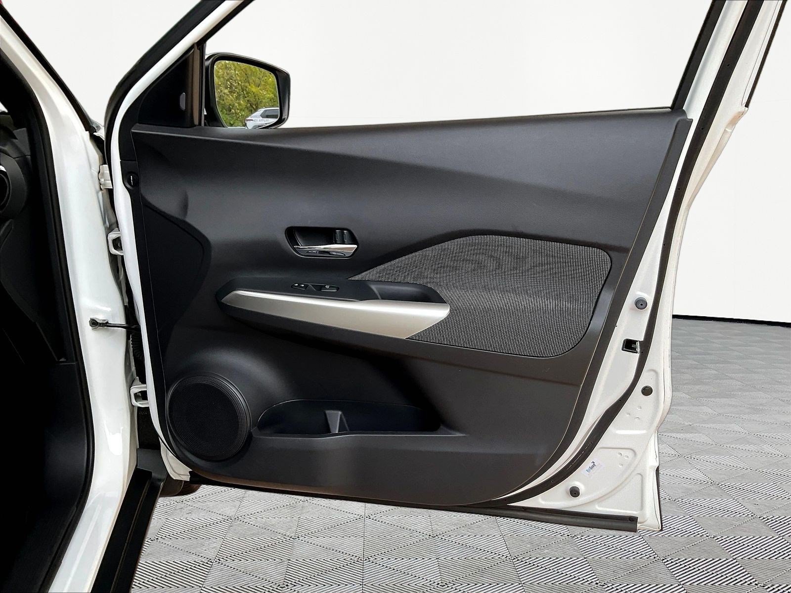 Used 2020 Nissan Kicks SV FWD image 27