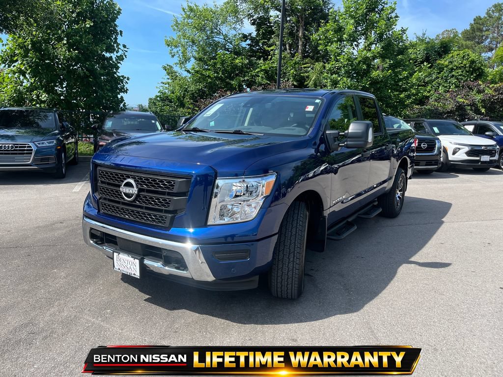 Used 2024 Nissan Titan SV w/ SV Convenience Package AWD/4WD image 4