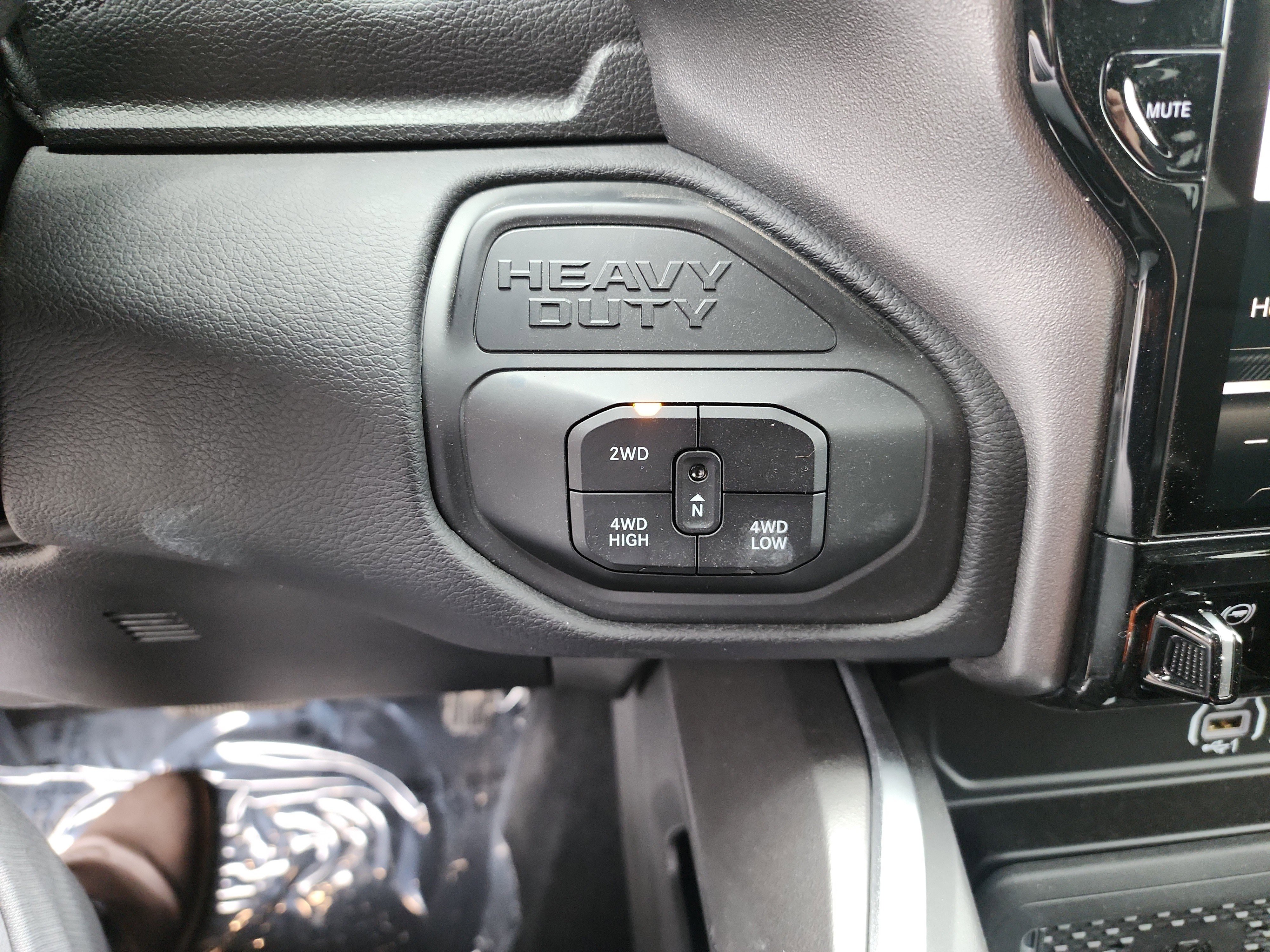 New 2025 RAM 2500 Laramie image 8