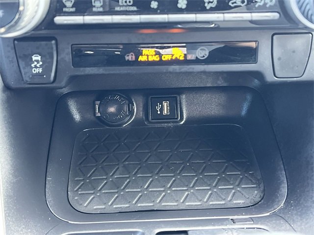 Used 2025 Toyota RAV4 XLE Premium image 16
