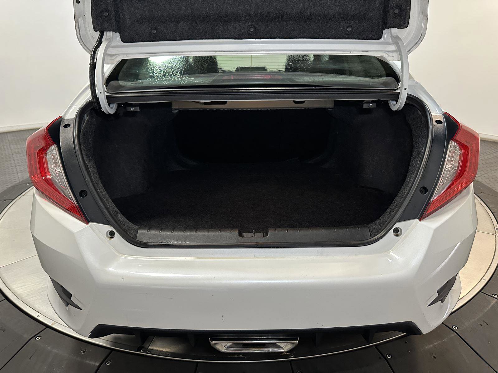 Used 2020 Honda Civic Sport image 32
