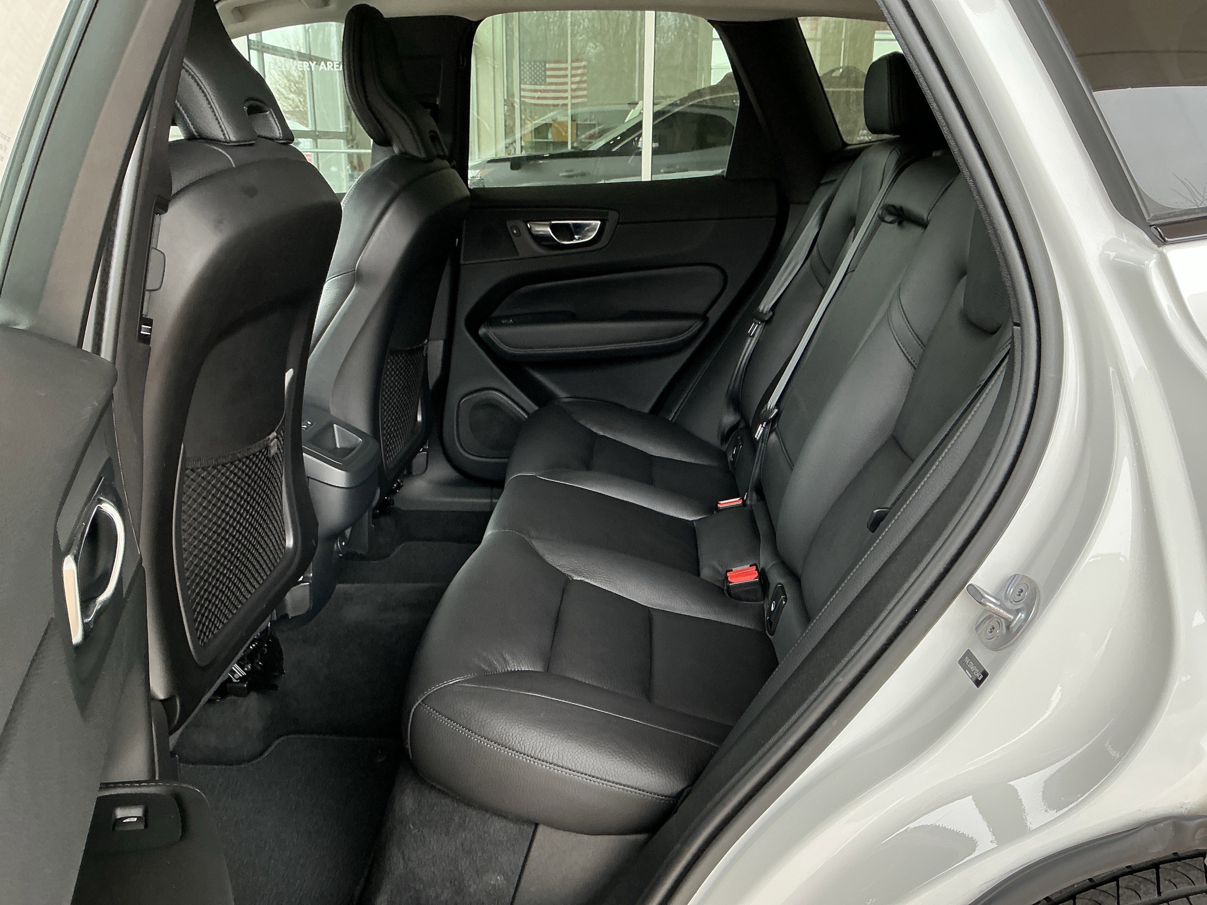 Used 2023 Volvo XC60 B5 Plus image 18