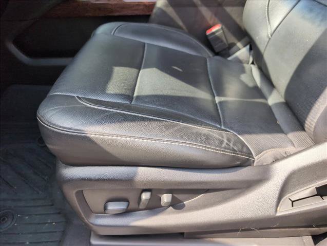 Used 2018 GMC Yukon SLT w/ Premium Edition AWD/4WD image 11
