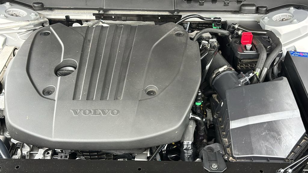 Certified 2025 Volvo XC60 B5 Plus AWD/4WD image 31