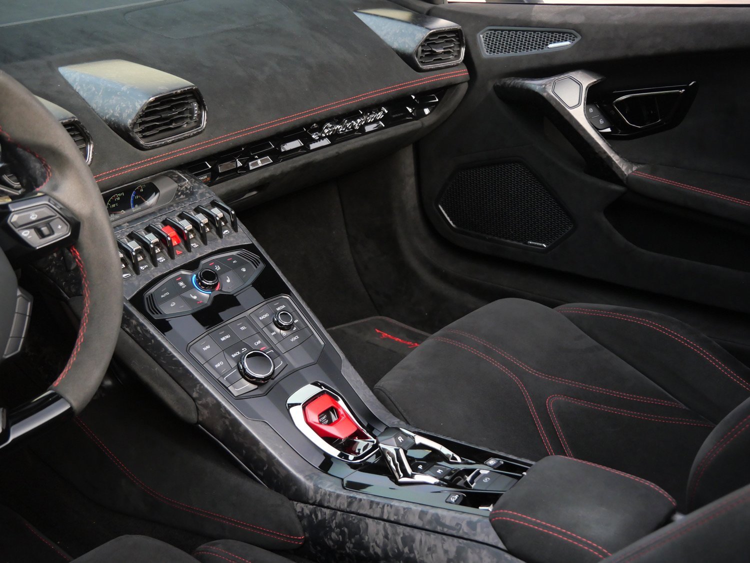 Used 2018 Lamborghini Huracan Performante image 21