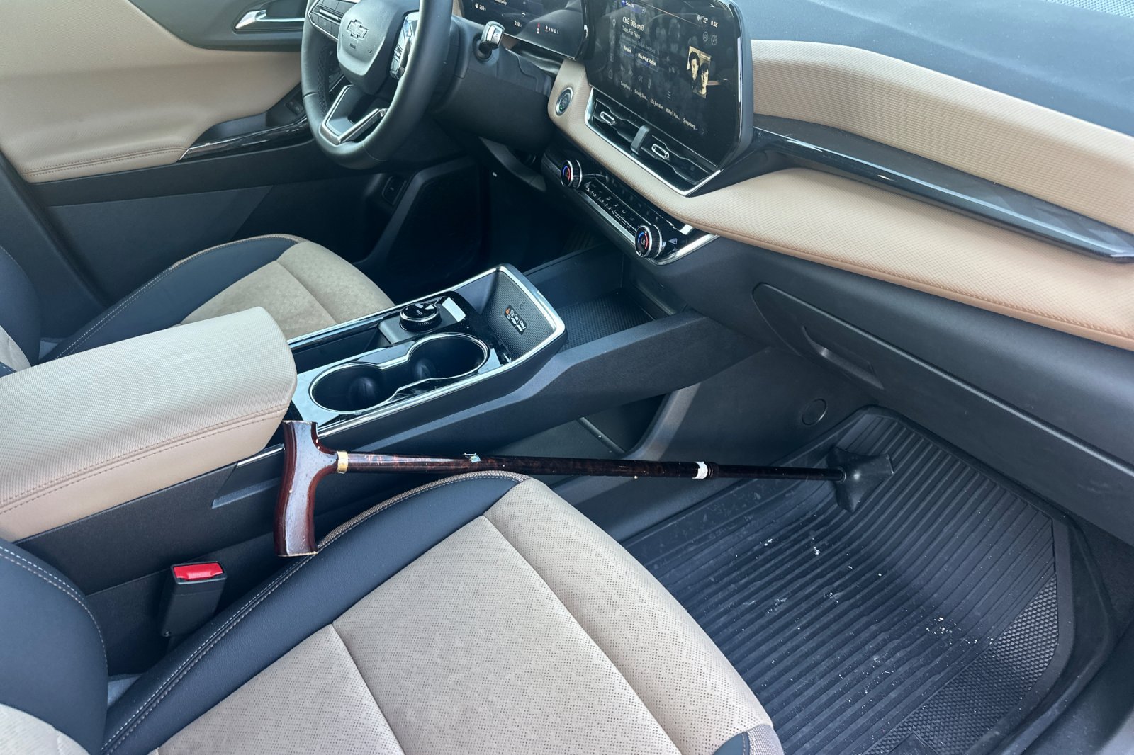 Used 2026 Chevrolet Equinox ACTIV w/ Convenience Package III FWD image 19