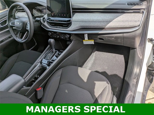 New 2025 Jeep Compass Sport image 28