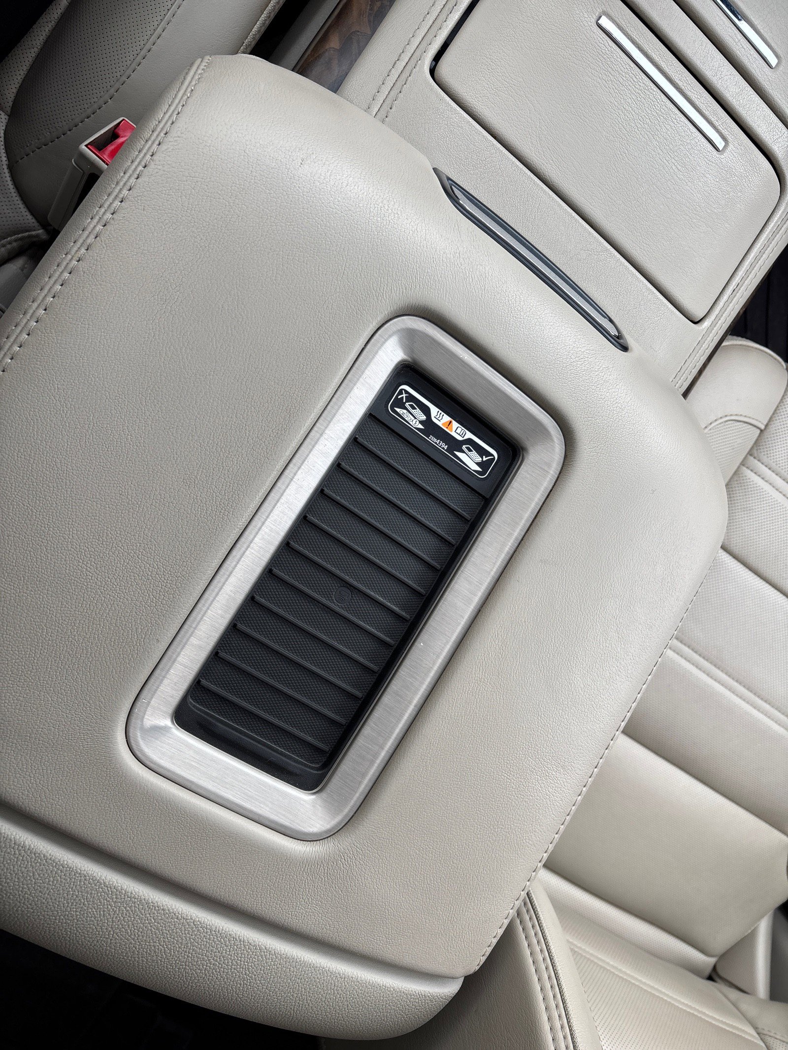 Used 2018 GMC Yukon Denali w/ Denali Ultimate Package image 24