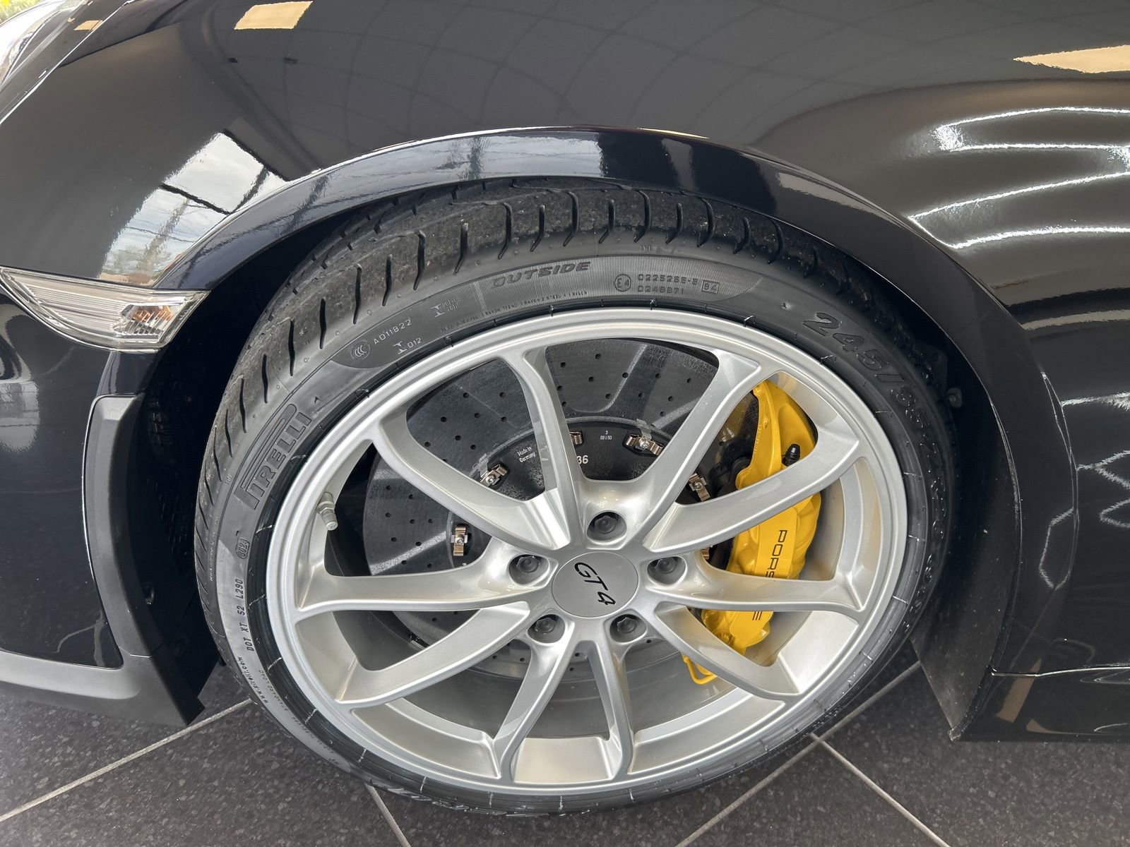 Used 2016 Porsche Cayman GT4 image 10