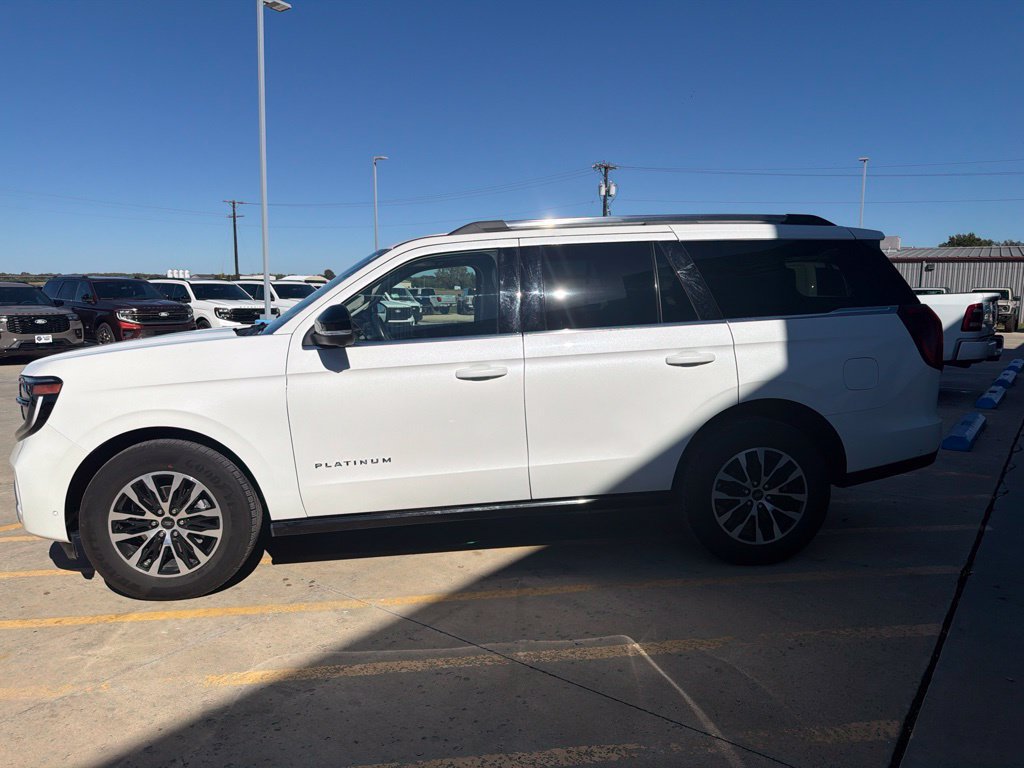 Used 2025 Ford Expedition Platinum AWD/4WD image 4