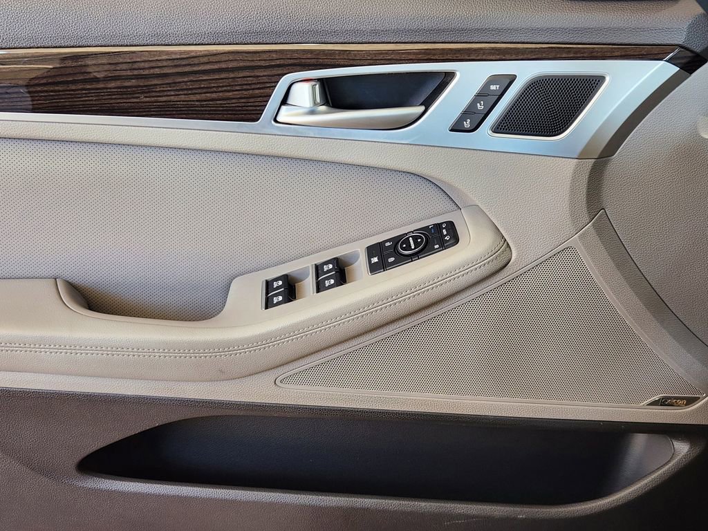 Used 2017 Genesis G80 3.8 w/ Option Group 02 image 23