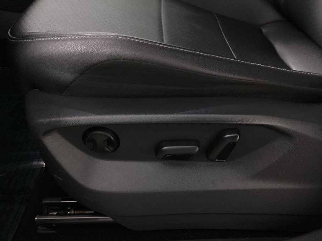 Used 2019 Volkswagen Tiguan SE AWD/4WD image 15