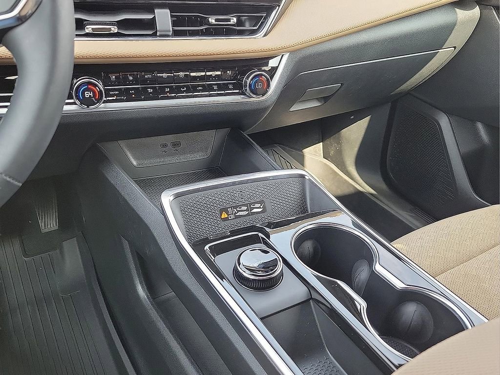 Used 2026 Chevrolet Equinox ACTIV w/ Convenience Package III image 17