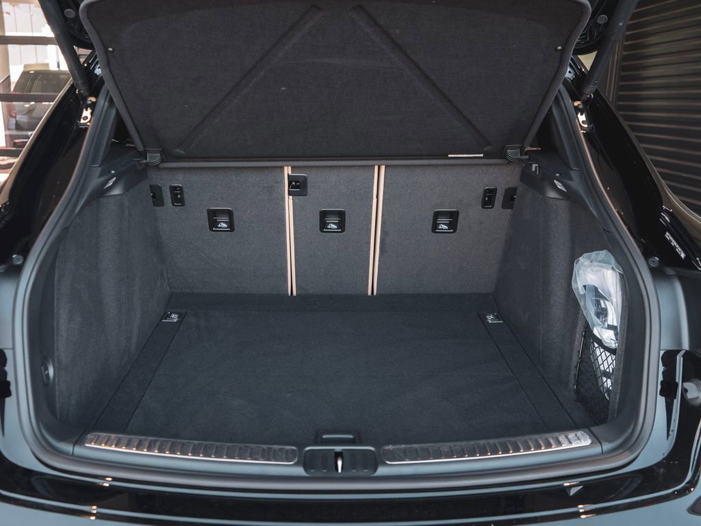 New 2025 Porsche Macan image 34