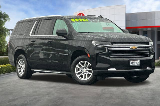 Used 2023 Chevrolet Suburban LT image 2