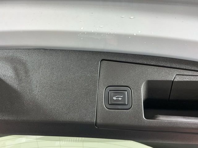 Used 2024 Cadillac XT4 Sport image 30