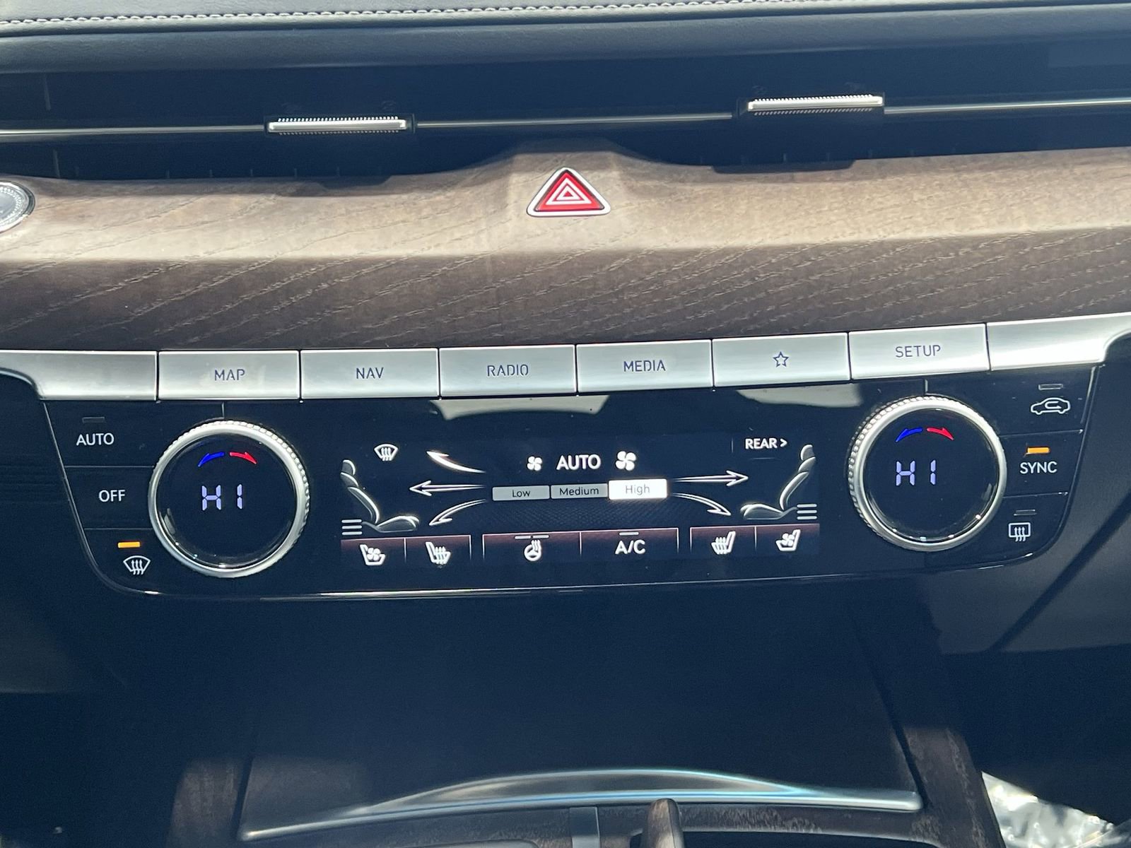 Used 2021 Genesis G80 2.5T w/ Advanced Package image 19