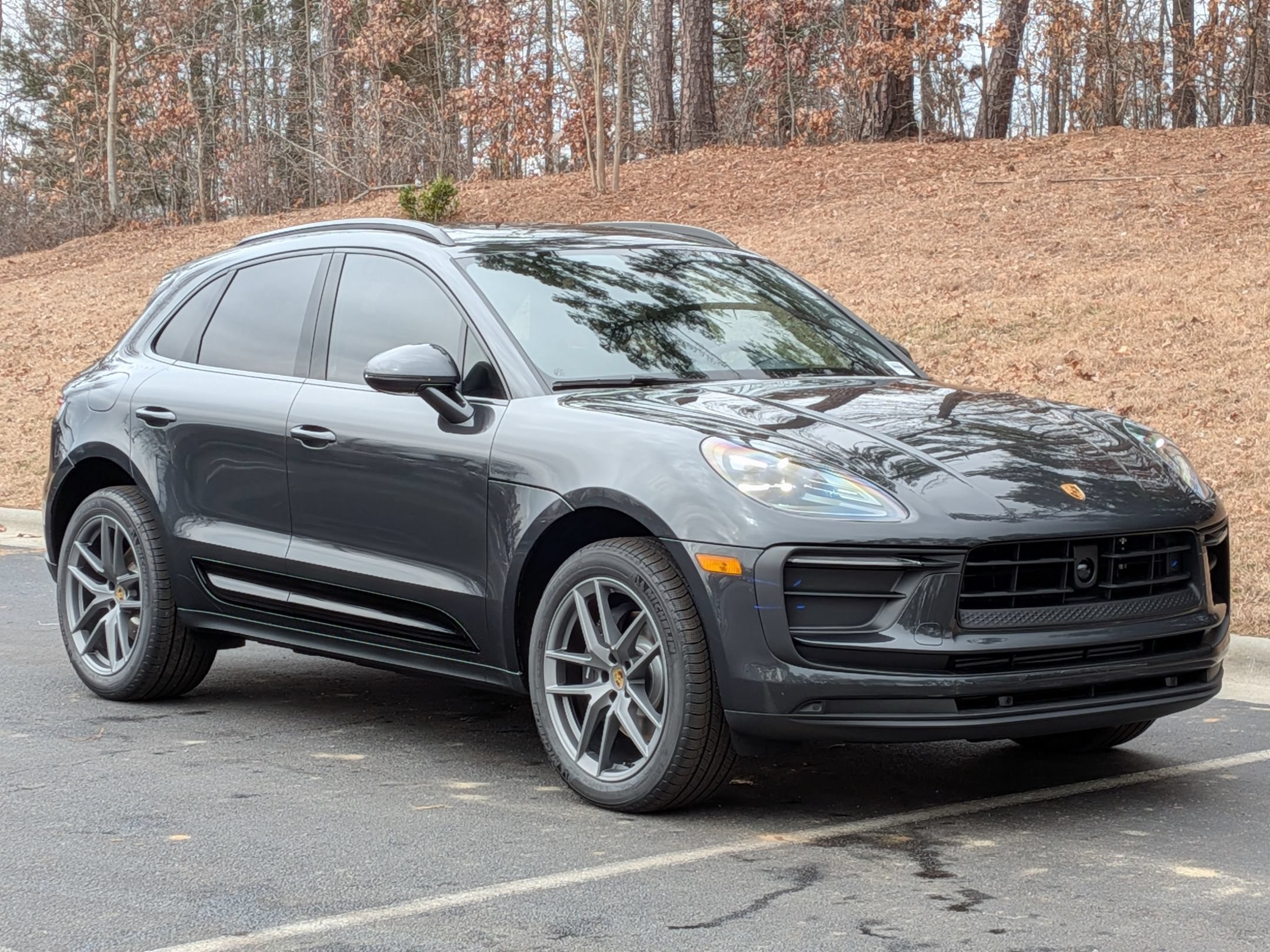Certified 2026 Porsche Macan AWD/4WD image 32