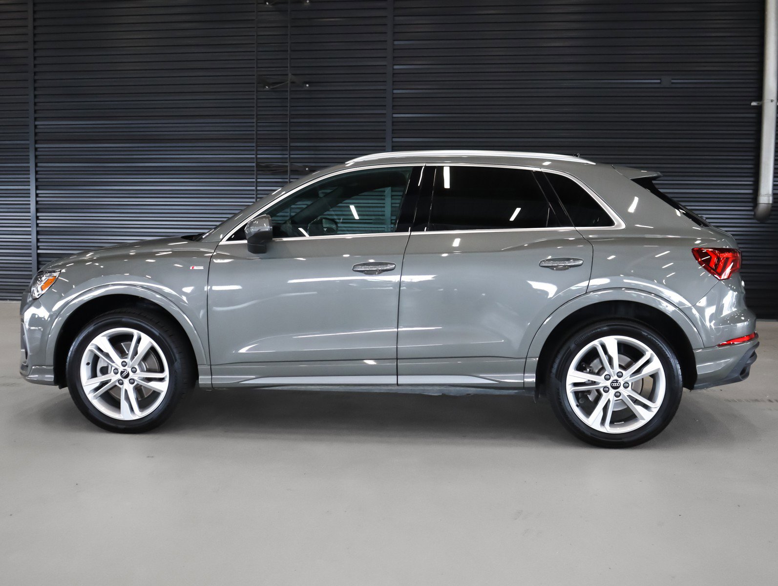 Used 2024 Audi Q3 2.0T Premium AWD/4WD image 15