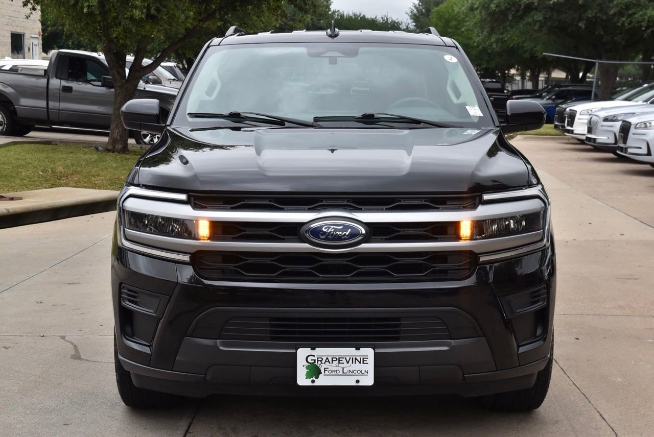 Used 2022 Ford Expedition XLT RWD image 3