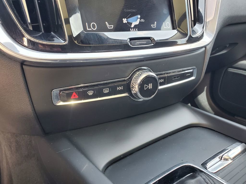 Used 2020 Volvo S60 T5 Momentum FWD image 30