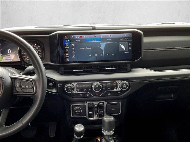 Used 2025 Jeep Gladiator Sport AWD/4WD image 7